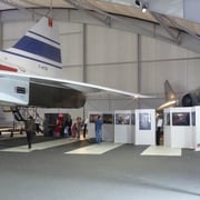 Exposition au pied du concorde