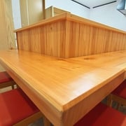 カウンター板の幅は450mmです。