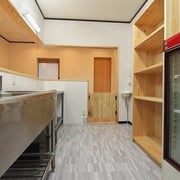 キープ棚も建具屋さんの手造りです。