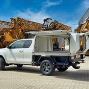 Toyota Hilux Pickup mit Festaufbau und LT-Verlängerung, speziell für einen Kunden aus dem Industriekletter-Bereich