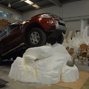 Quizas una gran roca para promocionar las ventas de tus Todo Terrenos.