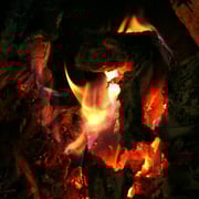 un bon feu de cheminée dans l'auberge du Mas d'Aspech - où vous retrouverez une soupe cuite au feu de bois