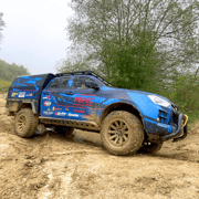Isuzu D-Max Ladefläche und Absetzbox im Offroadpark - Geländetauglicher Pickup Aufbau 