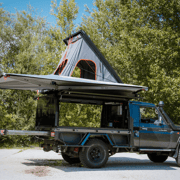 Toyota Land Cruiser Single Cab Canopy Camper mit Ladefläche, Absetzbox, Dachzelt und Markise, ideal als Pickup Camper