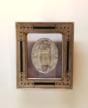 柱頭のフクロウ　三谷慎　レリーフ展