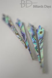 キューに嵌め込まれる前のインレイ材