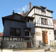 Ingrid Sparbier, guide du Pays Cathare, visites guidées en français, anglais et allemand