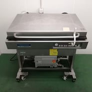 食材を真空状態で包装する真空包装機