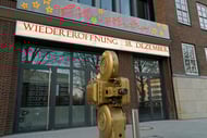 Filmstudio seit Dezember 2009 wiedereröffnet.