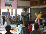  避難所の方々の心に染み渡る佳曲「浜辺の歌」を･･･