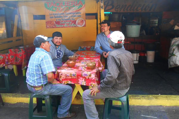 Futtern bei Dona Maru San Pedro