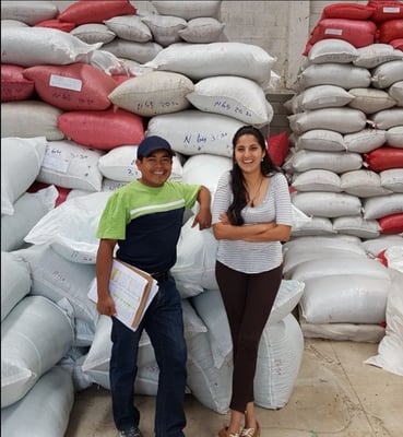 Francisco und Suita - die Zwei sorgen für Ordnung und System im Beneficio Humido. Hierher bringen die Produzenten ihre Kaffees. Aktuell ist hier auch mein Arbeitsplatz. 