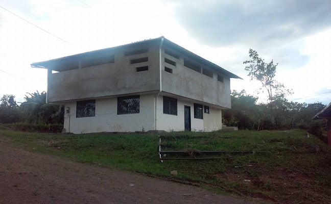 Neues Verwaltungsgebäude mit Cuppinglabors und Versammlungshalle der Acrim Zumba