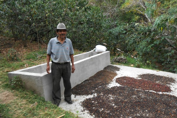 Vicente mit kleiner Menge Natural für den Eigenbedarf