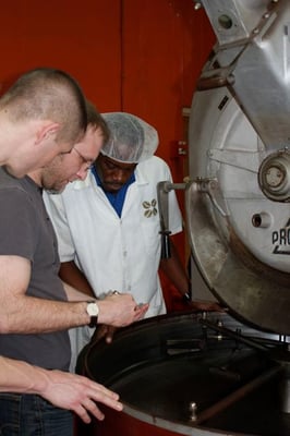 Pingo und Mario am Röster