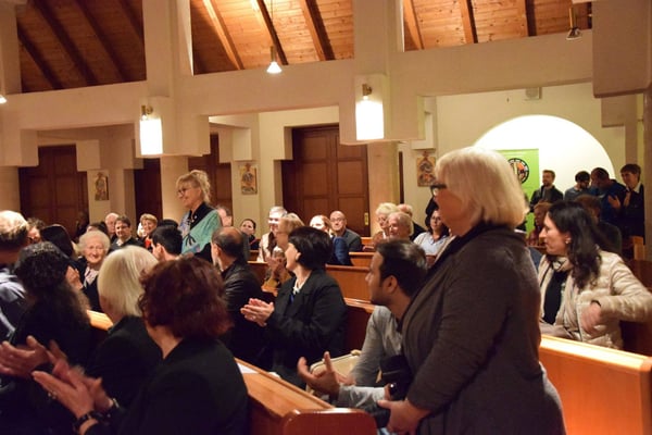 Eröffnung_Desmond begrüßt mich