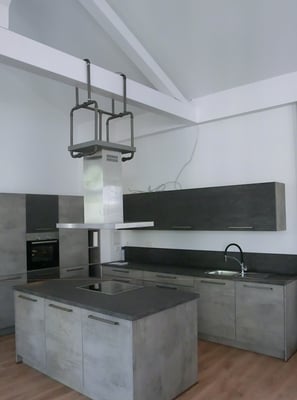 Ist diese Abhängung der Dunstabzugshaube nicht der Hammer? | (c) S. Erb