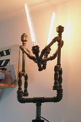 Star Wars meets Temperguss in einer Wasserrohrlampe. | (c) A. Gold