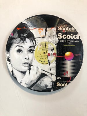 Discos de vinilo pintados en acrílico con acabado en resina / DISPONIBLE