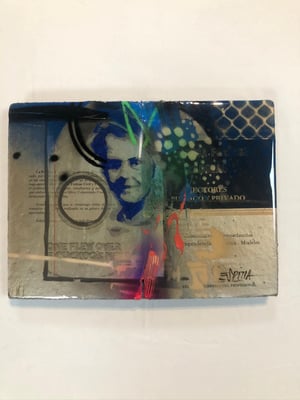 Libros pintados en acrílico con acabado en resina / DISPONIBLE