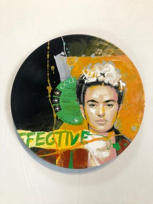 Discos de vinilo pintados en acrílico con acabado en resina / DISPONIBLE