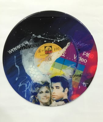 Discos de vinilo pintados en acrílico con acabado en resina / DISPONIBLE