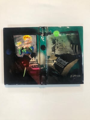 Libros pintados en acrílico con acabado en resina / DISPONIBLE