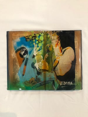 Libros pintados en acrílico con acabado en resina / DISPONIBLE