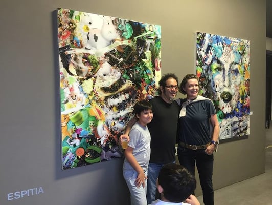 Ilusión Óptica de tus artistas favoritos sobre retablo de madrea y acabado en resina