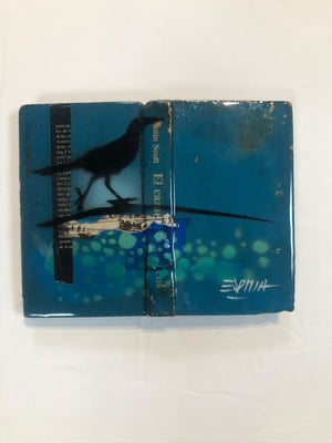 Libros pintados en acrílico con acabado en resina / DISPONIBLE