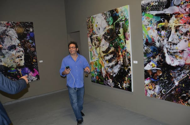 Ilusión Óptica de tus artistas favoritos sobre retablo de madrea y acabado en resina