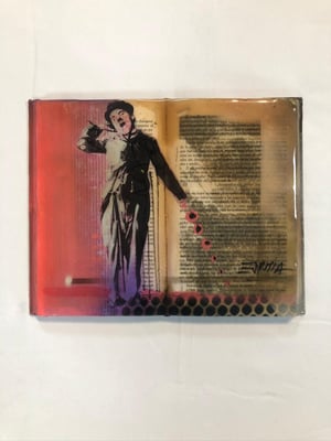 Libros pintados en acrílico con acabado en resina / DISPONIBLE