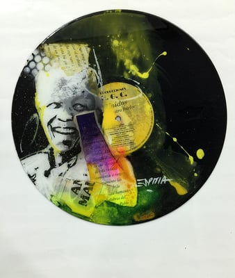 Discos de vinilo pintados en acrílico con acabado en resina / DISPONIBLE