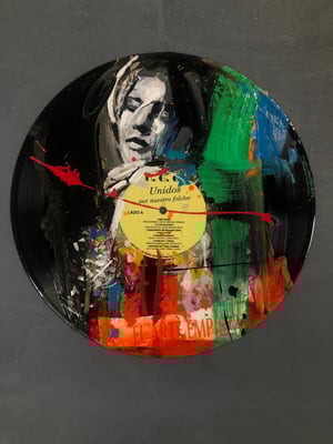 Discos de vinilo pintados en acrílico con acabado en resina / DISPONIBLE