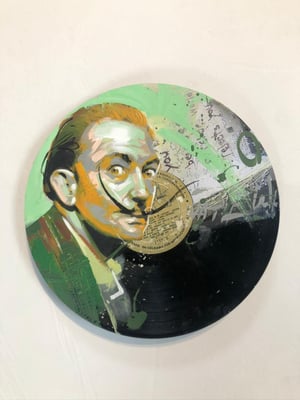 Discos de vinilo pintados en acrílico con acabado en resina / DISPONIBLE