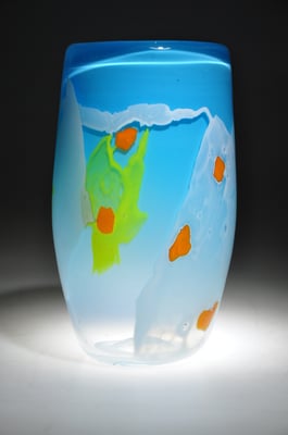 Freie Ofenarbeit, Überfangvase von Franz WInkelkotte in der CCAA GLASGALERIE KÖLN