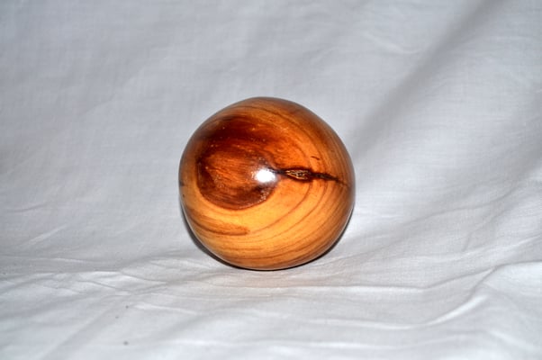 Kugel Thujaholz Ø 92 geölt Nr 133a