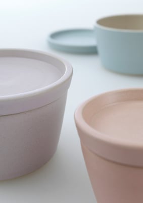 Schüssel m. Deckel     Höhen: X cm   Breite: X cm  Umfang: X cm   Durchmesser: X cm