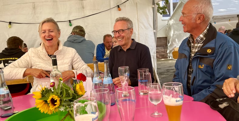 Reichlich Speis und Trank und gute Laune.