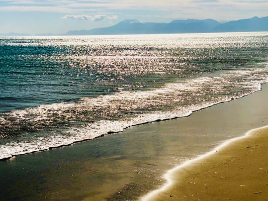 März-Sonne am Strand