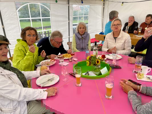 Einkehr in der Schenke.