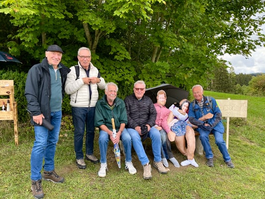 Hinauf zum Liebesbänkle am "Hänge".