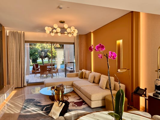 Pool-Villa, Wohnzimmer unten