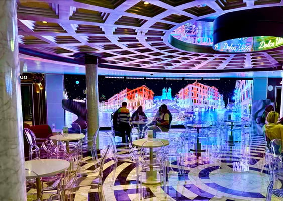 Eiskaffee mit Lichterspiel