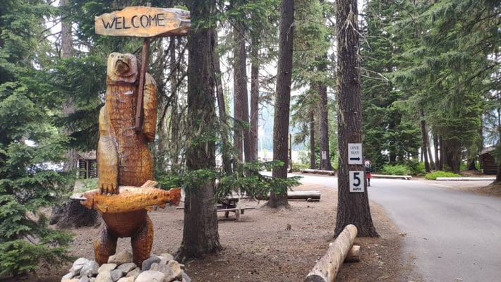 Eingang zum Shelter Cove Resort