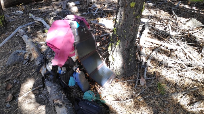 Pause am Hat Creek, Solarpanel angebracht