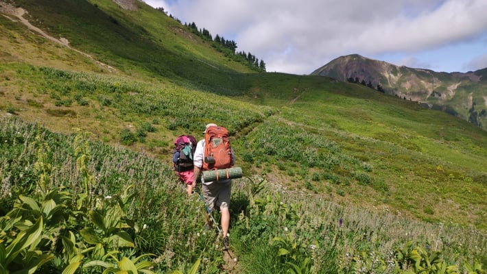 Die ersten 10 km laufen wir zusammen mit Dan
