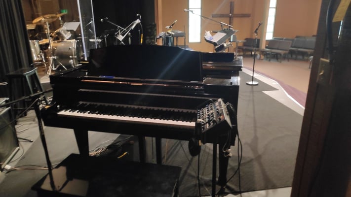 Im Kirchenraum, tolle Ausstattung, hier wird Olli wohl nächstes Jahr spielen