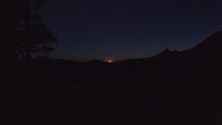 Waldbrand in der Ferne, nahe Lake Tahoe