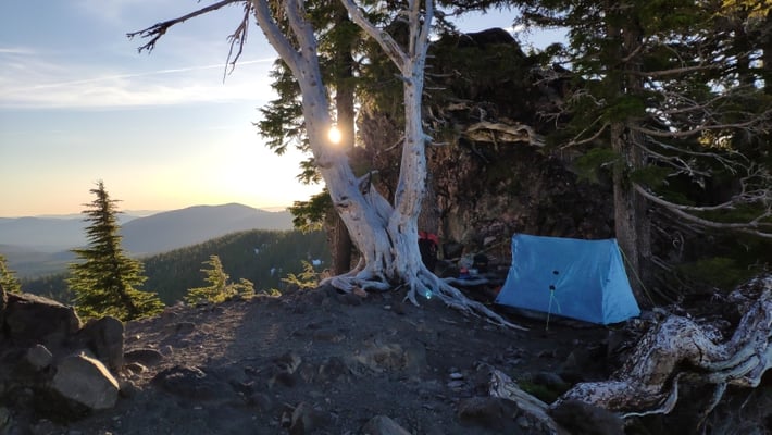 Zeltplatz direkt unterhalb des Devils Peak